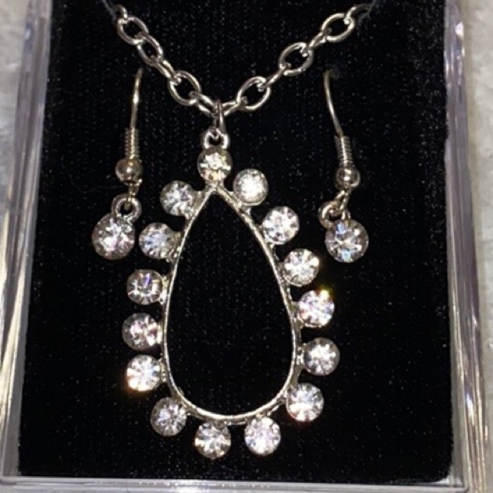 Tear Drop 24” Necklace & Earrings